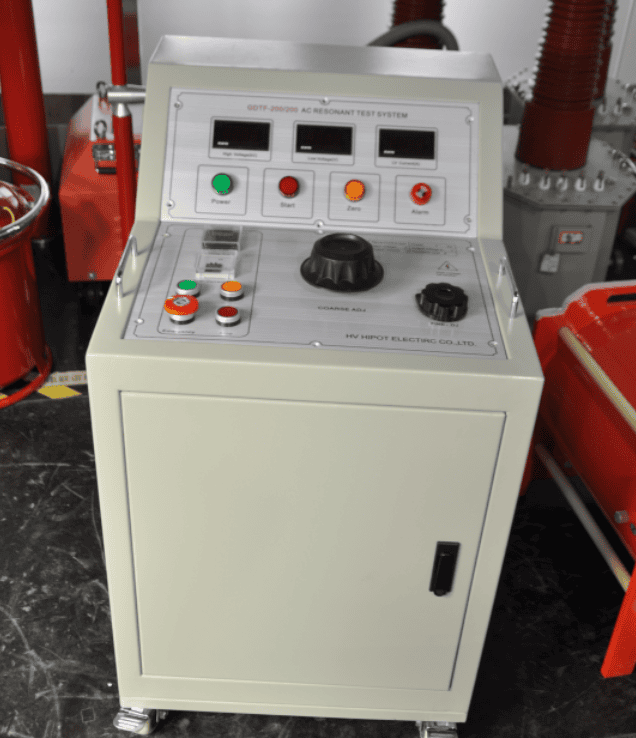 CVT變頻串聯(lián)諧振試驗(yàn)裝置控制臺(tái)