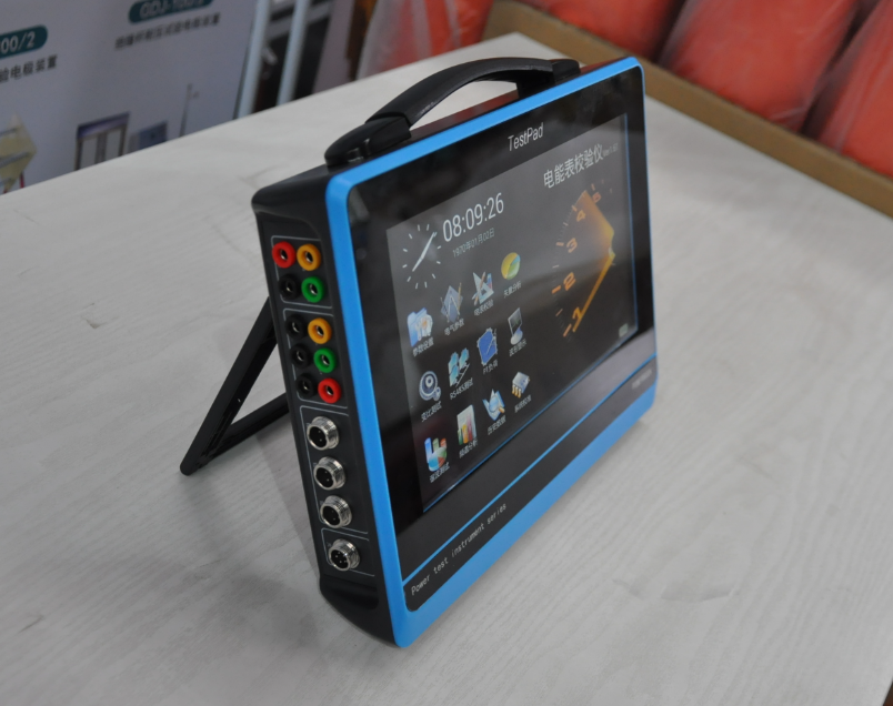 電能表現(xiàn)場校驗(yàn)系統(tǒng)實(shí)物圖