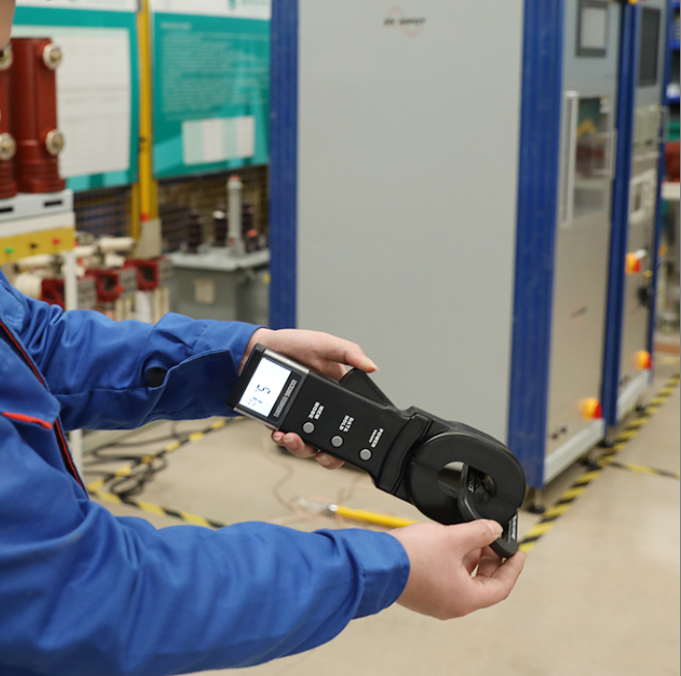 鉗形接地電阻測試儀實(shí)物圖