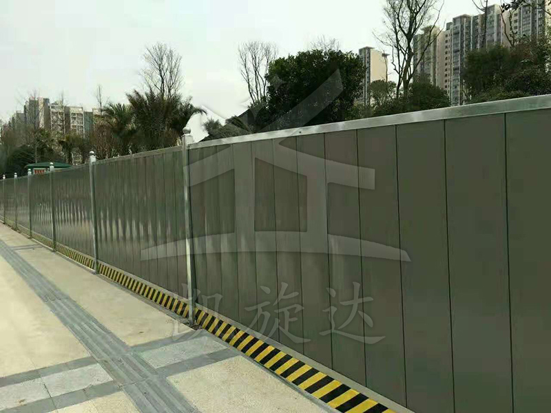 低碳生活，成都新型彩鋼圍擋從我做起